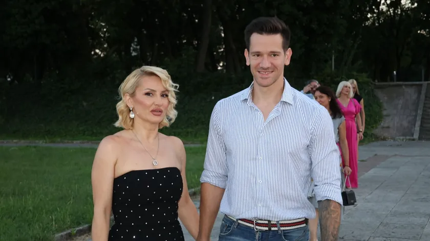 Goca Tržan ve Raša Novaković 15 yıllık aşklarını kutluyor.