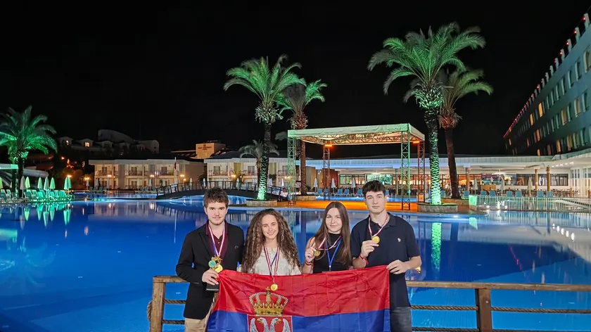 Belgrad Matematik Lisesi öğrencileri Antalya'daki olimpiyatta beş altın madalya kazandı