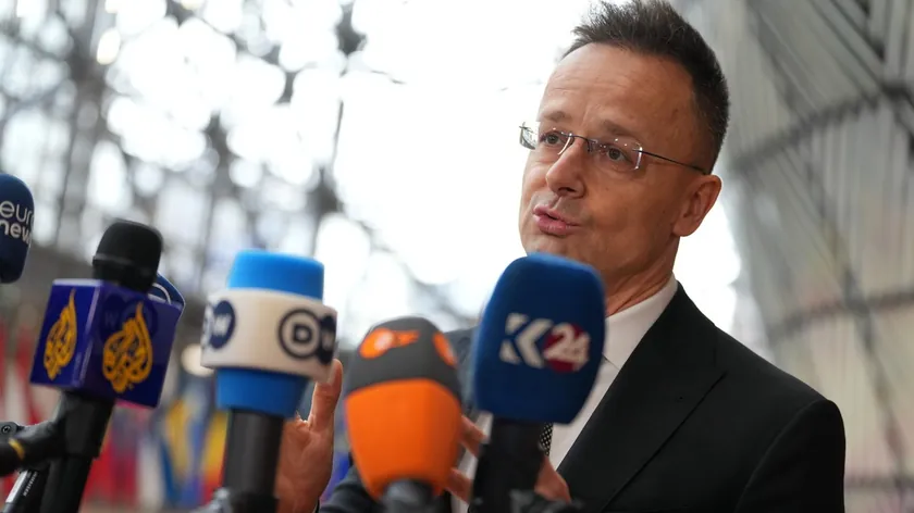 Macaristan Bakanı Sijarto, Sırbistan-Macaristan Ekonomik İşbirliği Forumu için Belgrad'a geldi