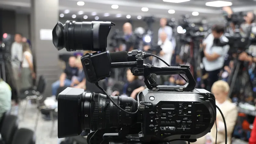 Sırbistan Enformasyon ve Telekomünikasyon Bakanlığı Gazetecilere Yönelik Saldırıları Kınadı