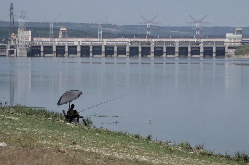 Sırbistan'ın Apatin bölgesindeki Dunav nehri, tarihinin en düşük seviyesinde.