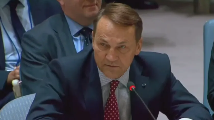 Poljski Dışişleri Bakanı Radoslav Sikorski, Birleşmiş Milletler Güvenlik Konseyi'nde Rus meslektaşı Sergey Lavrov'a sert bir yanıt verdi.