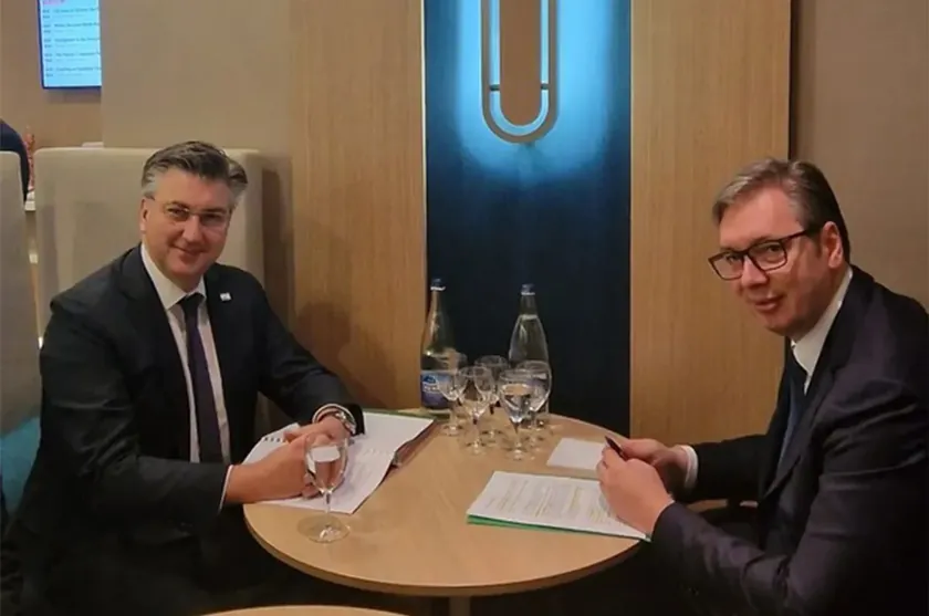 PlenkoviÄ, hrvatski protestoları Sırbistan'daki olaylarla karşılaştırdı.