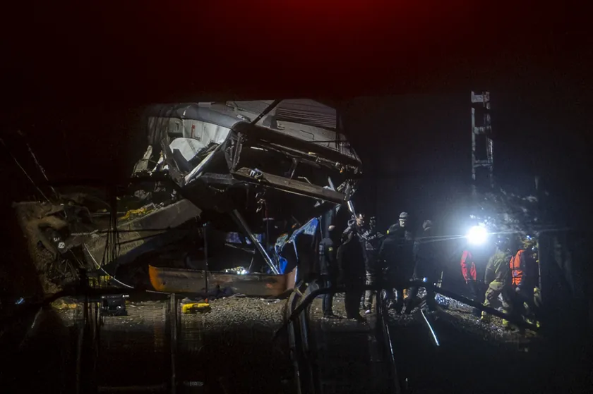 ŞİRKETTEN DUYURULAN İKİNCİ DEMİR YOLU TRAJEDİSİ İSPANYA’YI SARSTI