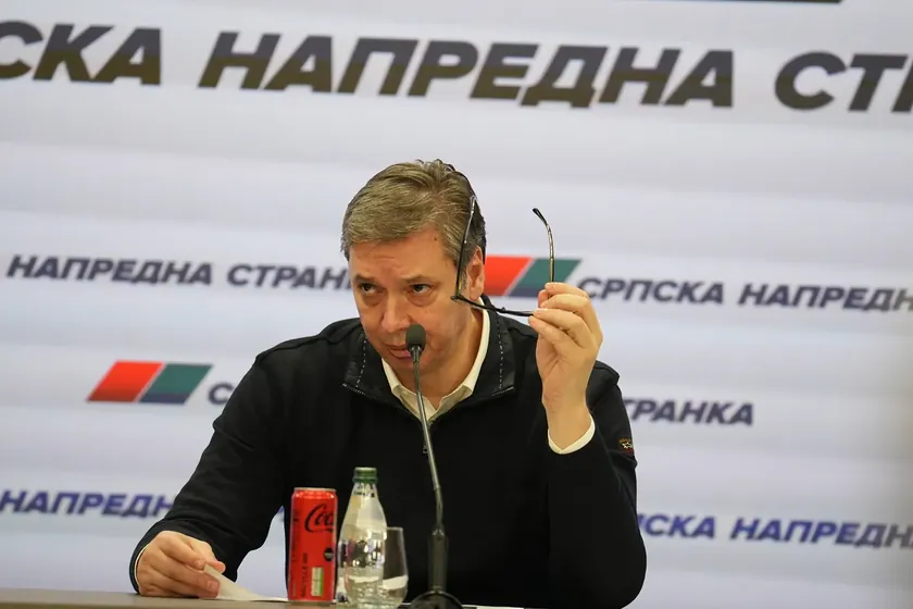 Sırbistan Cumhurbaşkanı Vučić, Rektörlük önündeki protestoları değerlendirdi, yıl sonuna kadar seçim işaret etti