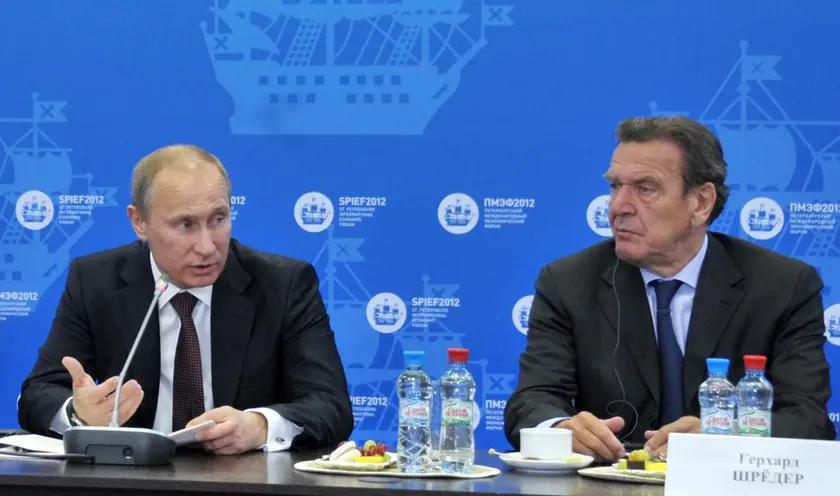 AB Temsilcisi Putin'in Zayıf Konumda Olduğunu Açıkladı, Schröder Önerisini Reddetti