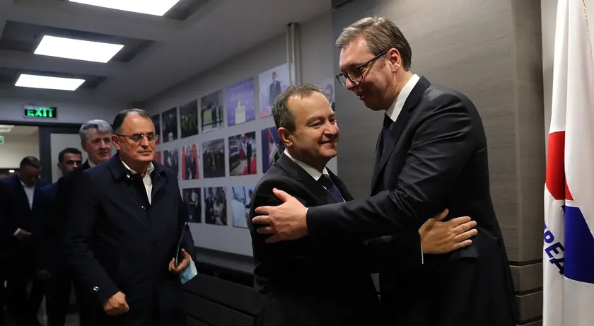 Sırbistan'da Yerel Seçimler Sonrası İktidar Partisi SNS Ortaklarına Bağımlı Hale Geldi