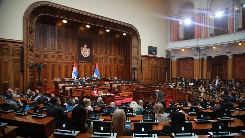 Sırbistan Parlamentosu'nda 24 Ağustos'ta olağanüstü toplantı yapılacak.