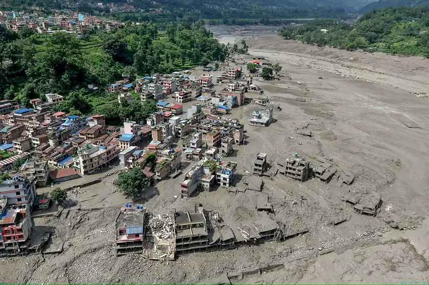 Nepal'da felaket sonrası fotoğraflar şok edici Etkilenen bölgeler artık aynı görünmüyor