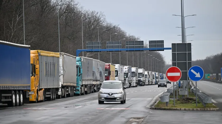 Bosna Hersek'te Taşımacılar Çözülmeyen Sorunlar Nedeniyle Kurumları Bloke Etmeyi Değerlendiriyor