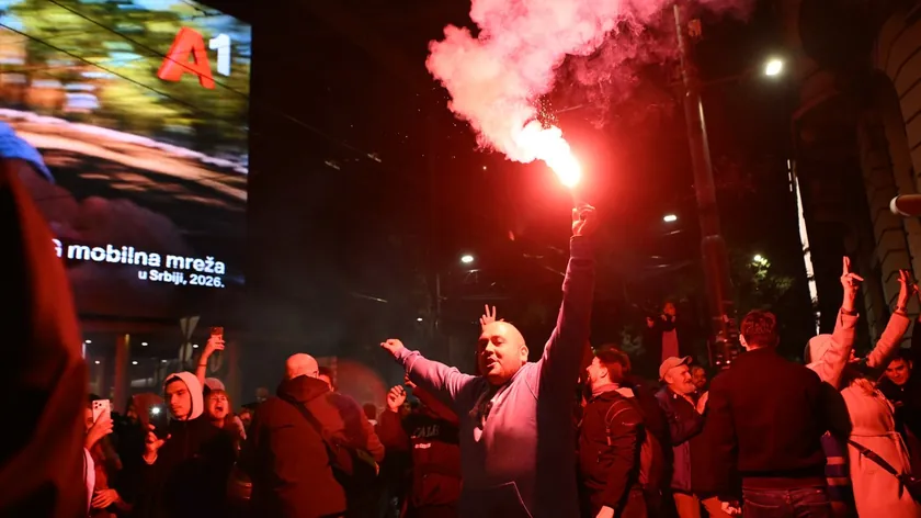 Sırbistan'da seçim zaferinin ardından Informer televizyonuna baskın düzenlendi