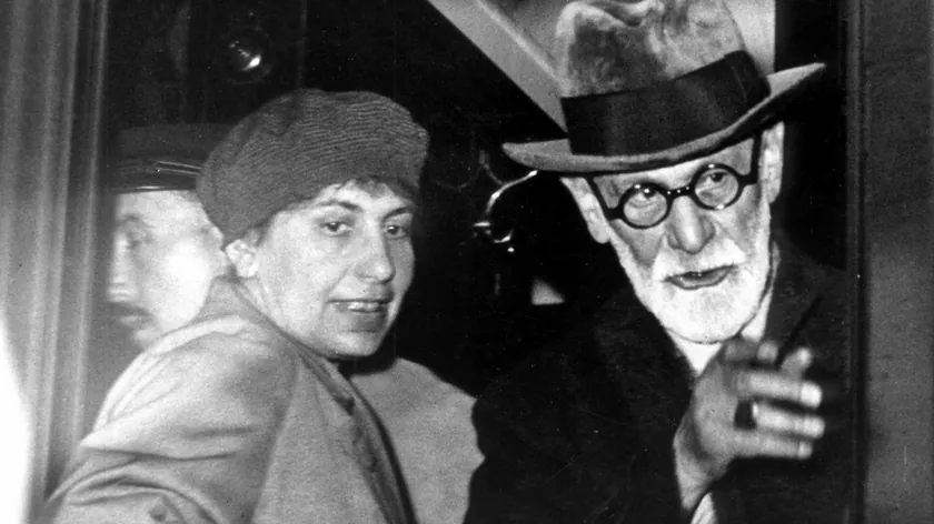 Sigmund Froyd'un Kızına Hayatı Nasıl Mahvetti ve Psihisine Kalıcı Hasar Vardı