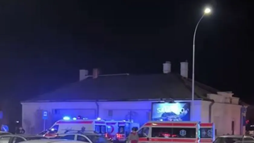 Sırbistan Kragujevac'ta şiddetli trafik kazası yaşandı: Otomobil ambulansa çarptı