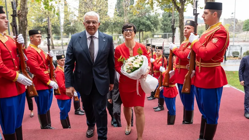 Karadağ Meclis Başkanı Mandić, AB Genişlemeden Sorumlu Komiseri Kos ile görüştü