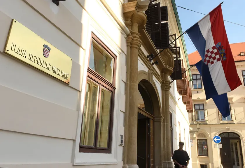 Hırvatistan Sırbistan Dışişleri Bakanlığı'nın Zagreb'deki açıklamasını reddettiğini kaydetti.