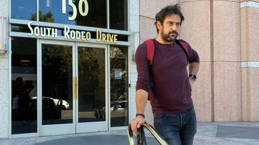 Sırp oyuncu Goran Bogdan hem sinema hem de tiyatroda rol alıyor.