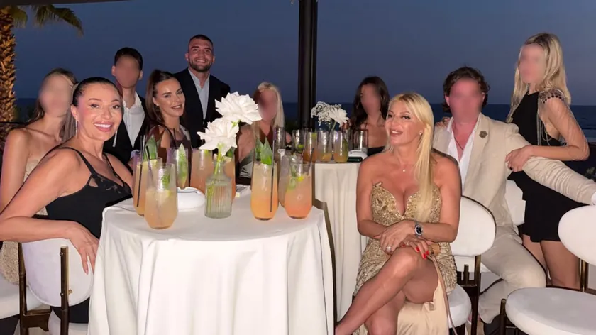 Ražnatović ailesi Kıbrıs'ta bir düğün törenine katıldı.
