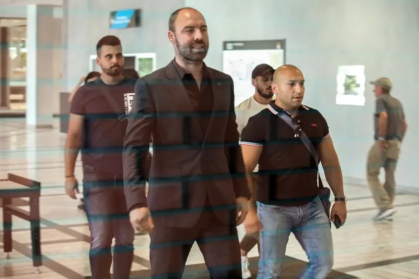 Mali Senta trajno kriminalistiÄki policiji çıkarıldı Jovanjica soruşturmasıyla ilgili olarak görev yapan memurun mağdur edilmesi devam ediyor