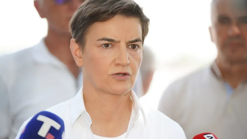Sırbistan Cumhurbaşkanı Aleksandar Vučić'in halkla diyaloğunu takdir eden Ana Brnabić, blokadacıların ve onlara destek veren medyanın Vučić'e karşı "zaten" 180 yıl hapis cezası biçtiğini söyledi.