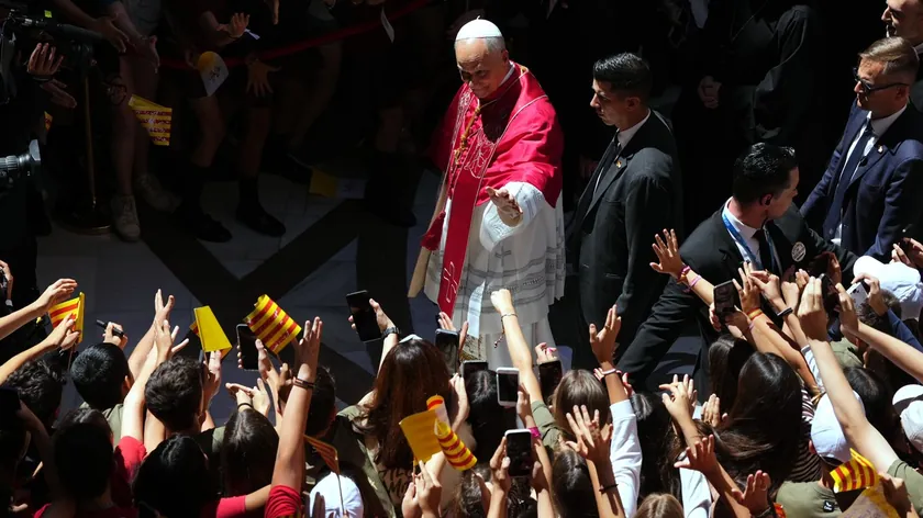 Papa Leo XIV İspanya'da cezaevini ziyaret etti, Sagrada Familia kulesini açacak