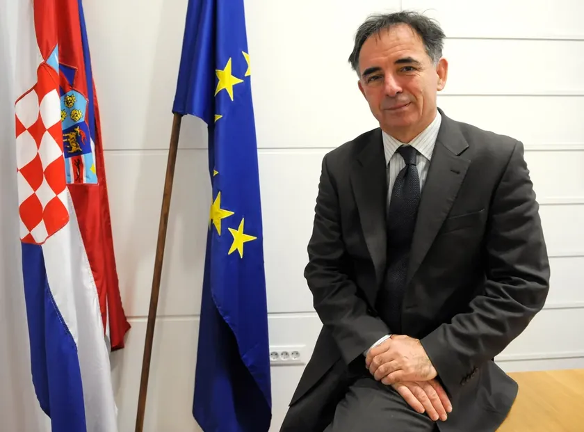 Sırbistan Cumhurbaşkanı Aleksandar Vučić'in açıklamalarına göre, Sırp toplumunda yaygınlaşan şiddet ve nefret söylemlerine karşı endişelerini dile getirdi.