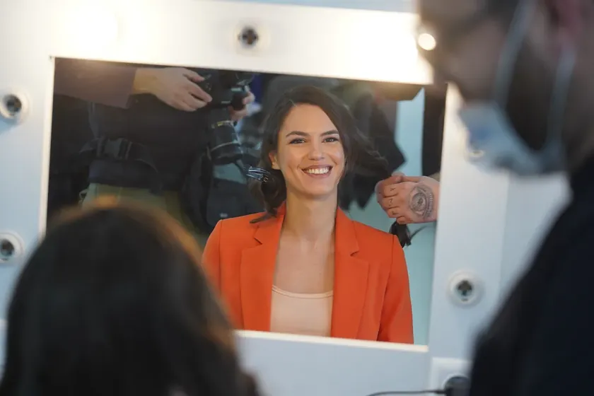 Sırbistanlı ünlü oyuncu Olja Lević yeni videosuyla sosyal medyayı etkisi altına aldı.