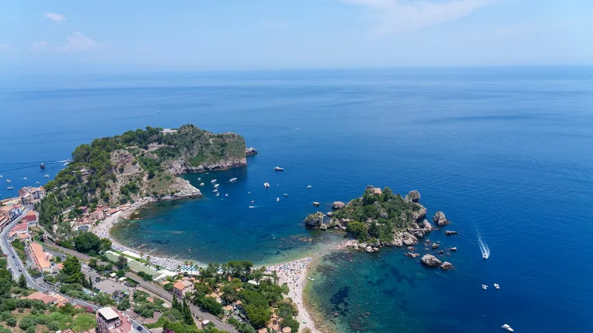 Sicilya'da konaklama ve üç öğün ücretsiz sunan bir fırsat var 12 hafta kalabilirsiniz ancak bir şart var.