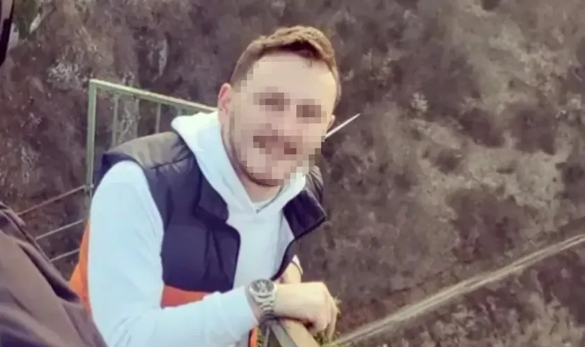 Sırp şarkıcı Goran Maksimović (26) bir trafik kazasında hayatını kaybetti.