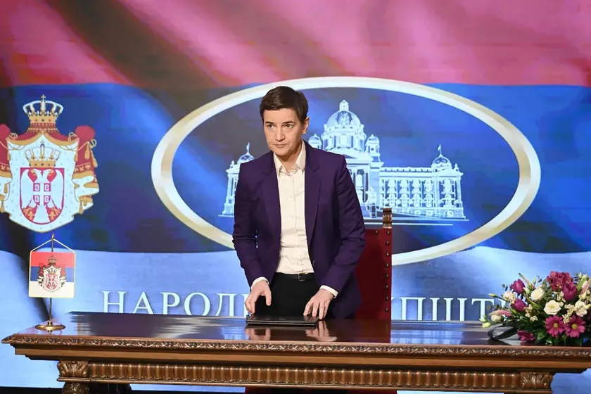 Sırbistan Meclis Başkanı Brnabic, Vučić'in başbakan adaylığı ve seçimleri erteleme nedenini belirtti.