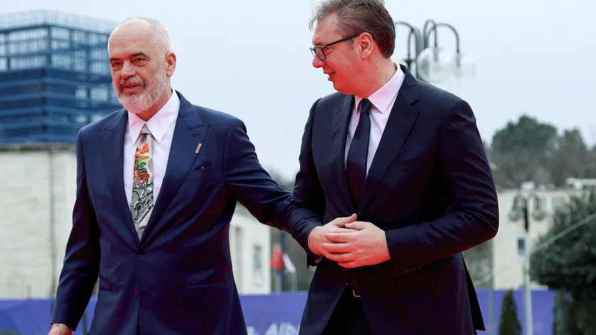 Sırbistan Cumhurbaşkanı Vučić'in AB Genişleme Girişimi: Engellerle Felç Riski Ciddiye Alınmalı