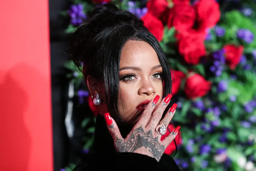 ABD Los Angeles'ta Rihanna'nın Evine Ateş Açan Kadın Yakalandı