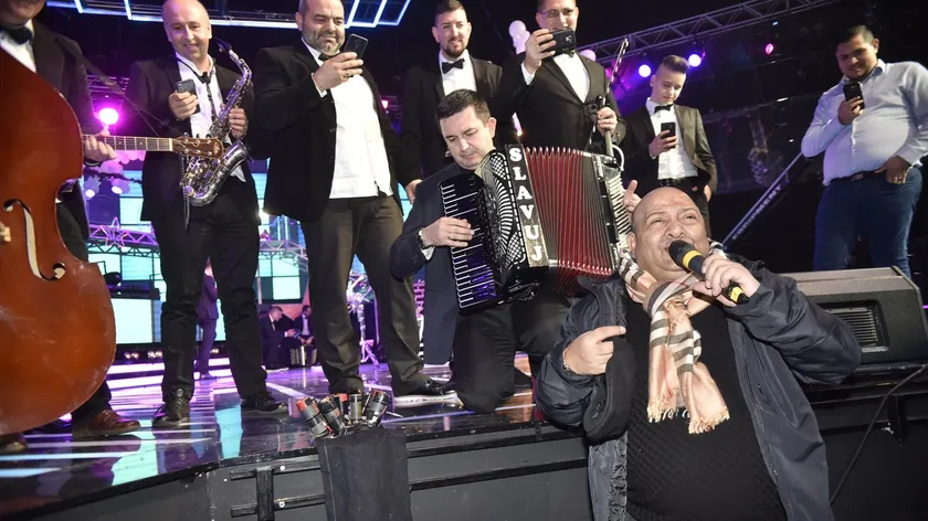 Legendarni folk şarkıcısı Džej Ramadanovski 6 Aralık 2020'de hayatını kaybetti.