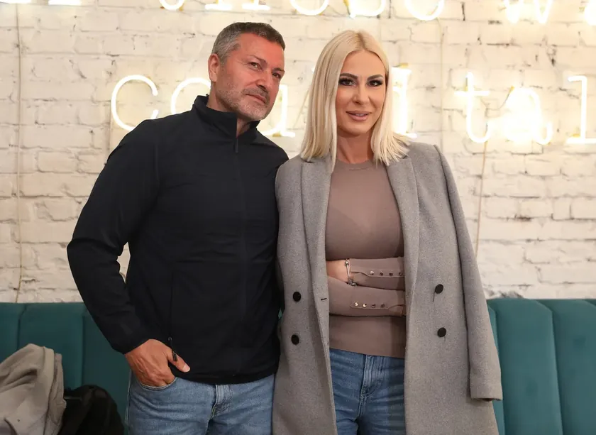 Sırp şarkıcı Vesna Đogani boşanma iddialarını yalanladı, mahremiyete vurgu yaptı