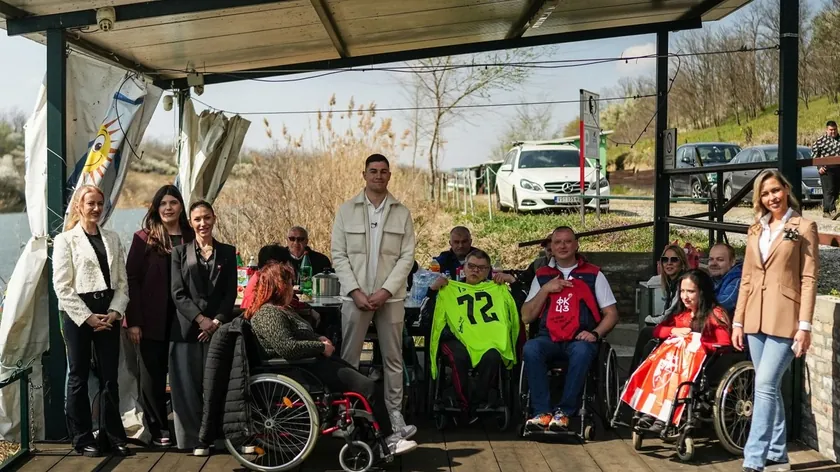 Sırbistan'da Mozzart Vakfı ve Kaleci Guteşa Vršac'taki Derneğe Bağış Yaptı