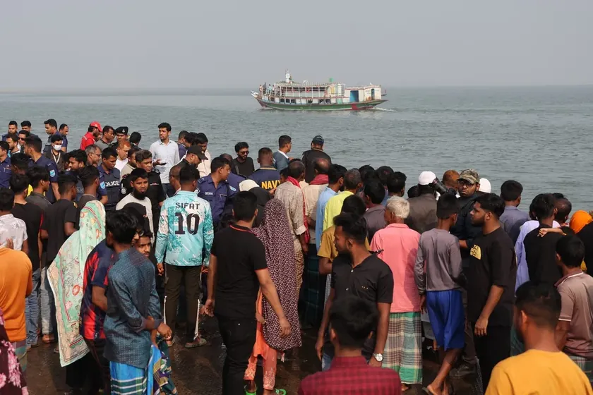 Bangladeş'te bir gemi parçalama sahasında gaz sızıntısı sonucu sekiz kişi hayatını kaybetti, yedi kişi de yaralandı.