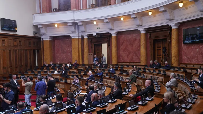 Sırbistan Parlamentosu'nda Vanred Seans Devam Edecek