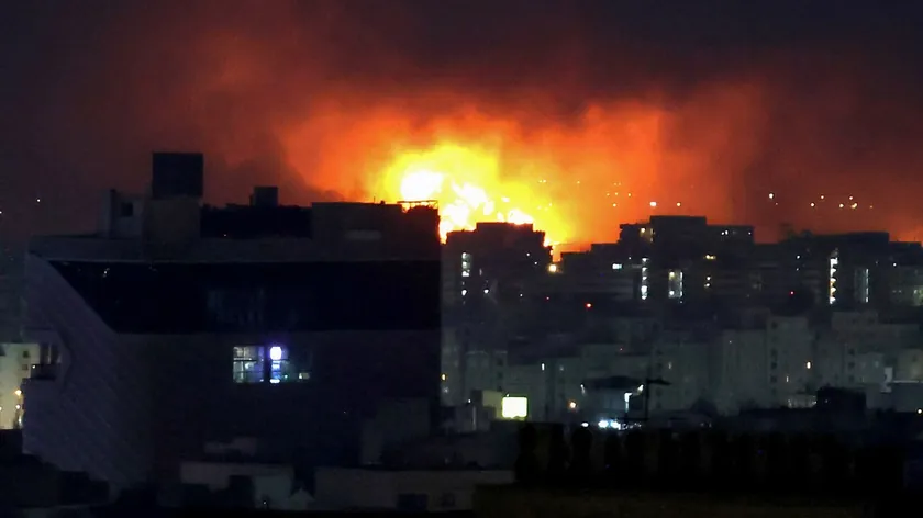 İran-İsrail Savaşı Sekizinci Güne Ulaştı: Dubai'de Acil Tahliye ve Saldırı Dalgası