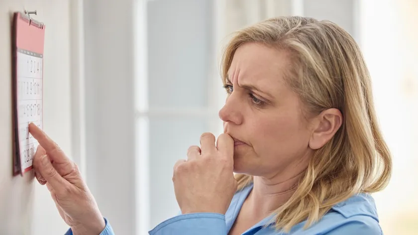 50 Yaş Sonrası Beyin Sisi: Ne Zaman Normal, Ne Zaman Ciddi Bir Durumun İşareti?