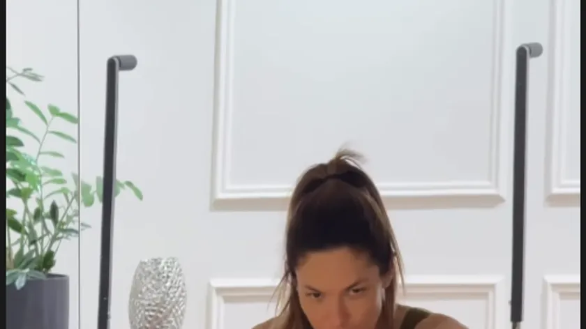Sırbistan'da sunucu Danijela Dimitrovska'nın pilates antrenmanı sosyal medyada gündem oldu