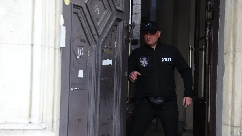 Sırbistan Belgrad Üniversitesi Rektörlük Aramasının Ardından Polis Ayrıldı