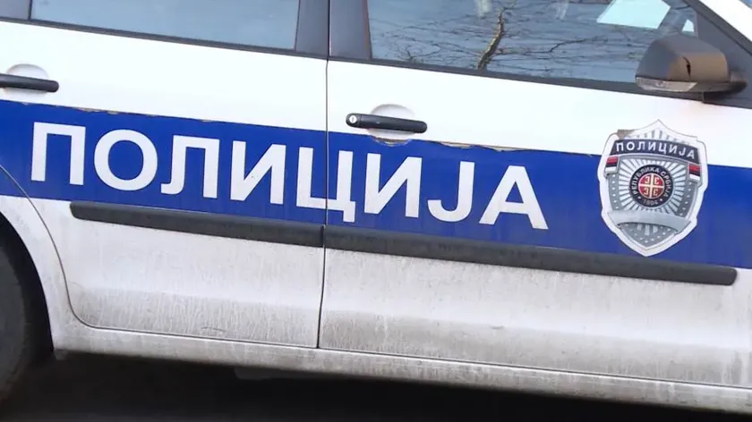 Rumunlar Beograd-Niş otoyolunda araçlarla soygun yaptı Geçitkenler soyuldu, polis üç zorlu çatışmadan sonra yakaladı