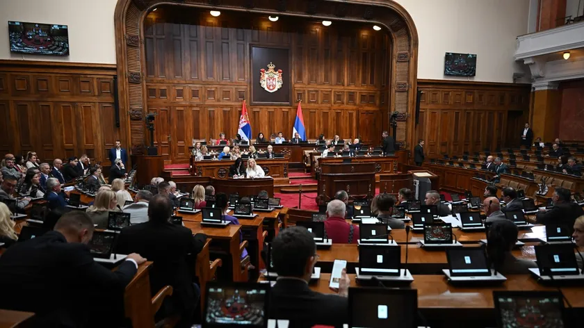 Sırbistan Parlamentosu Bahar Oturumunda Tüketici Yasası ve Çeşitli Düzenlemeler Değerlendirildi