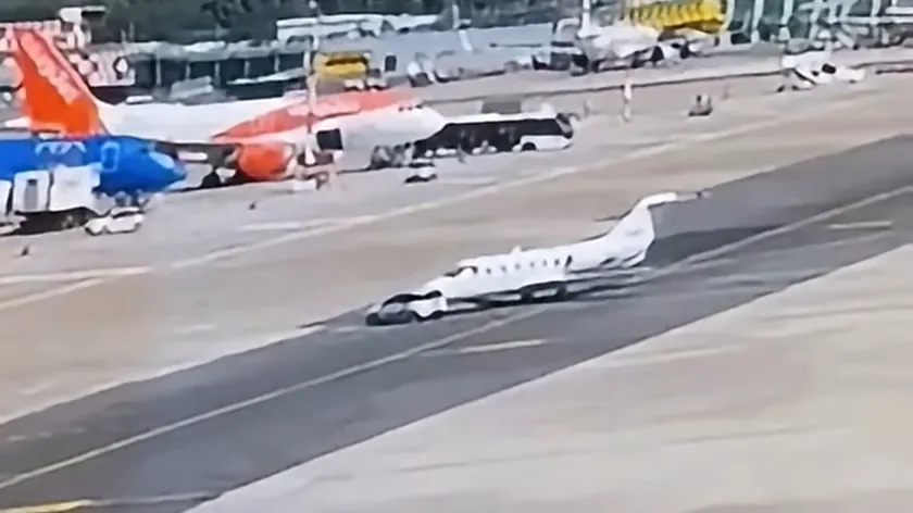 Fiat marka bir araçla havaalanında meydana gelen kaza