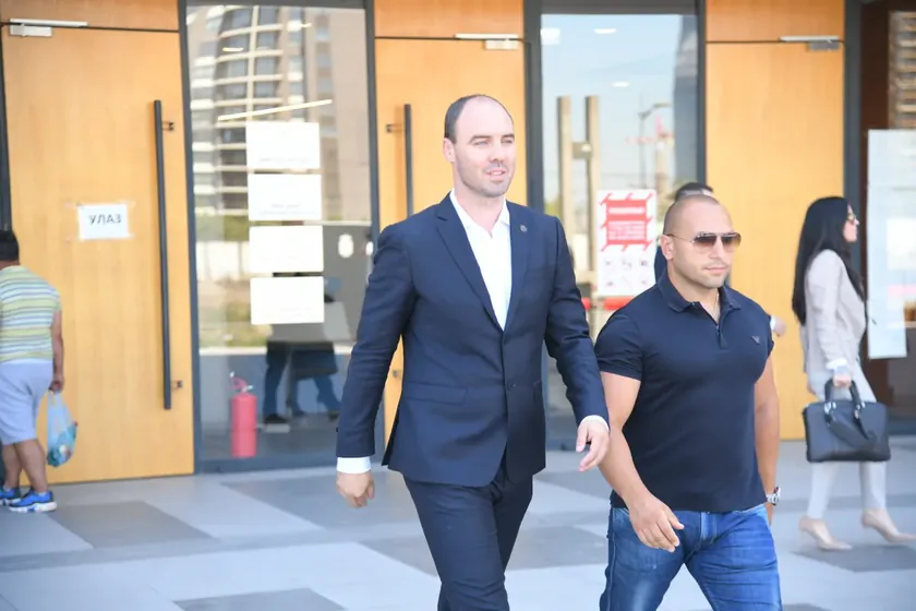 Sırbistan'da polis müfettişleri Milenković ve Mitić'in güvenlik önlemleri düşürüldü.