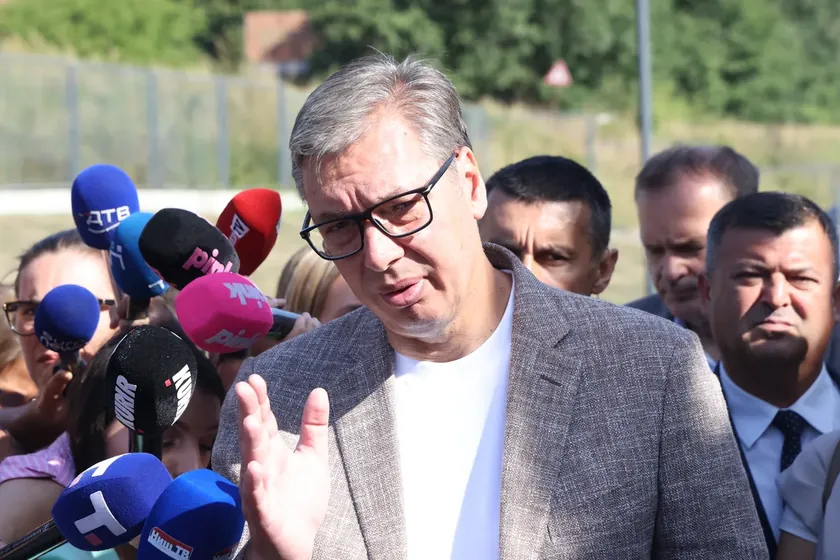 Vučić'in halkla ve zorlu kampanya Kampanyasından 5 sahne