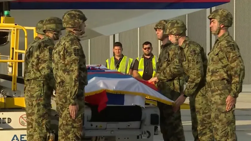 Ratko Mladić'in cenazesi Sırbistan'a geldi.