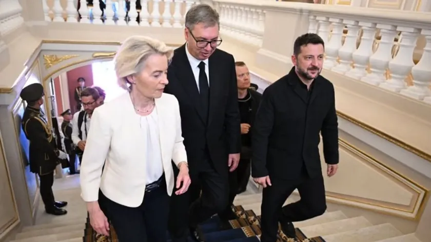 Sırbistan Cumhurbaşkanı Aleksandar Vučić, Kiyev'deki "Güneydoğu Avrupa - Ukrayna" beşinci zirvesinde tek imza atan ülke olmadı.