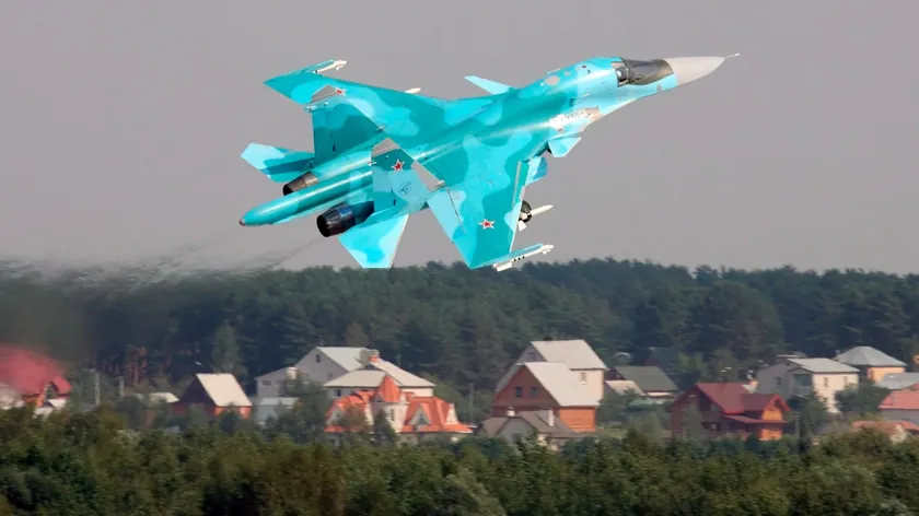 Ukrayna'nın derin operasyonları sonucu Rusya'da bir rafineri ve hava üssü hedef alındı.