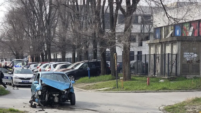 Sırbistan'ın Novi Sad kentinde trafik kazası meydana geldi, yaralı bulunmuyor