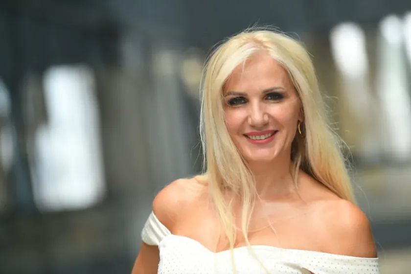 Karadağlı şarkıcı ve iş kadını Seka Tomičić, uzun aranın ardından müziğe geri döndü.